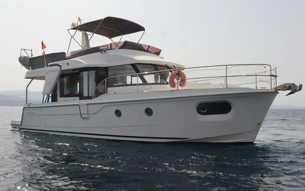 slider 12 Beneteau Swift Trawler 41 Fly