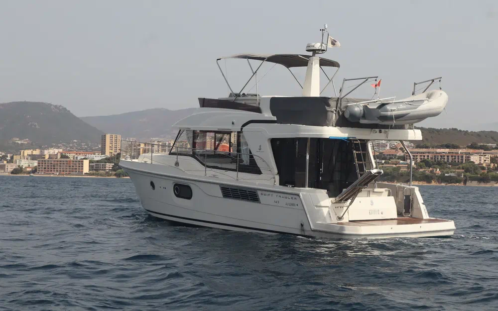 slider 15 Beneteau Swift Trawler 41 Fly