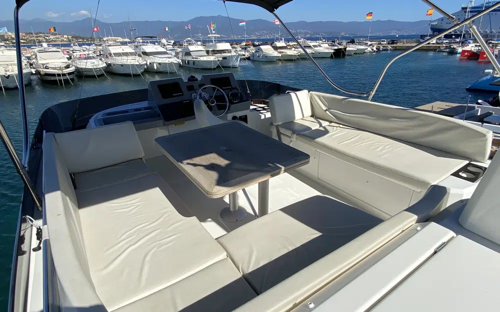 slider 18 Beneteau Swift Trawler 41 Fly