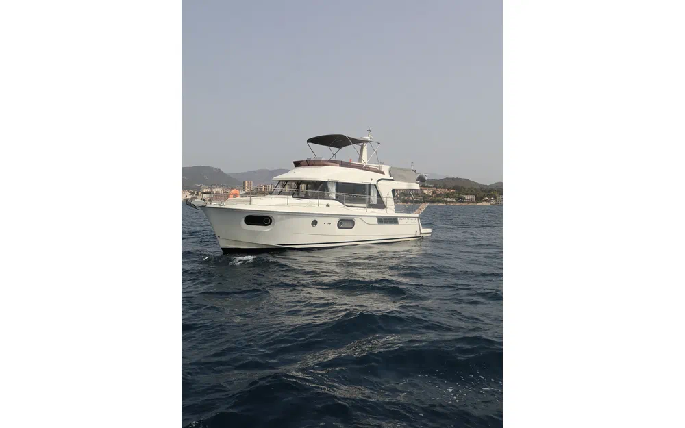 slider 1 Beneteau Swift Trawler 41 Fly