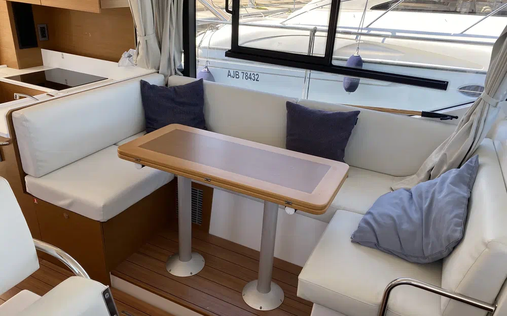 slider 23 Beneteau Swift Trawler 41 Fly