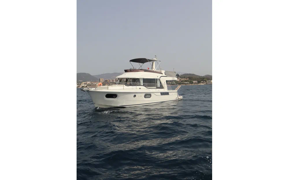 slider 2 Beneteau Swift Trawler 41 Fly