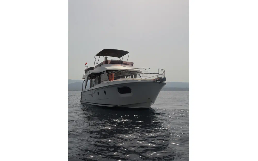 slider 8 Beneteau Swift Trawler 41 Fly