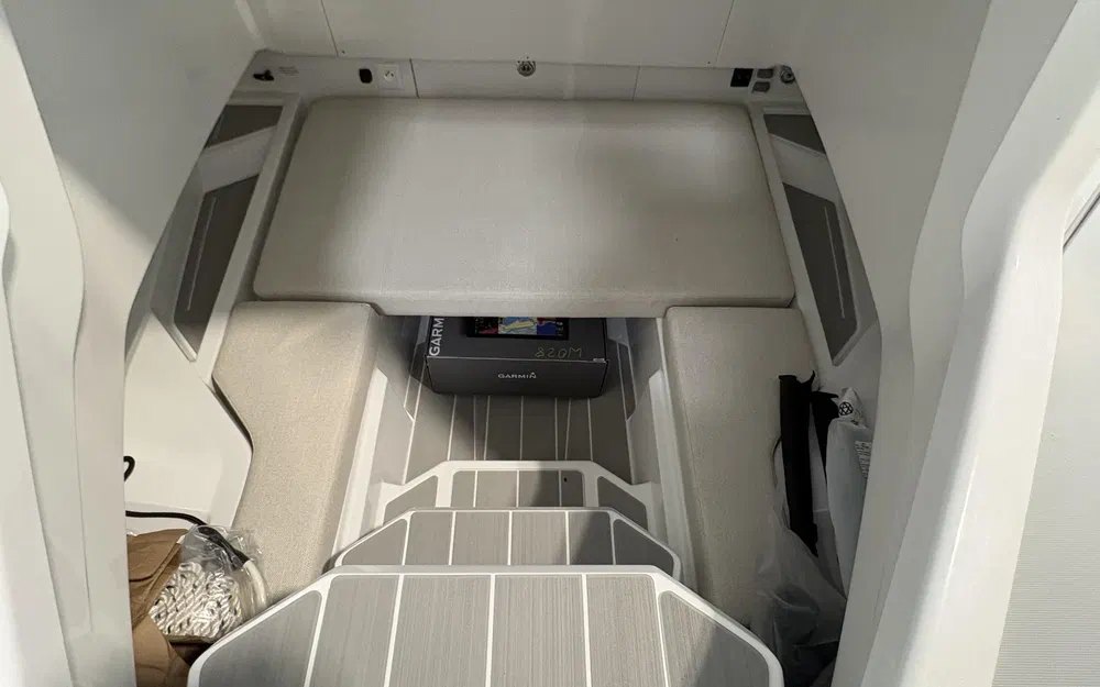 slider 11 Wellcraft 28 T-Top