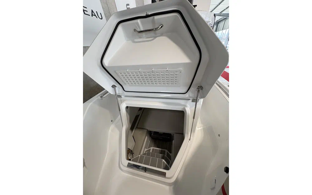 slider 12 Wellcraft 28 T-Top