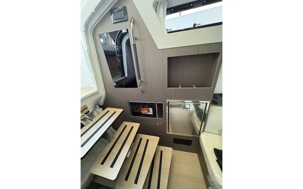 slider 12 Beneteau Gran Turismo 35