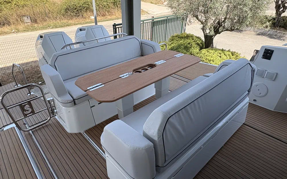 slider 4 Beneteau Gran Turismo 35