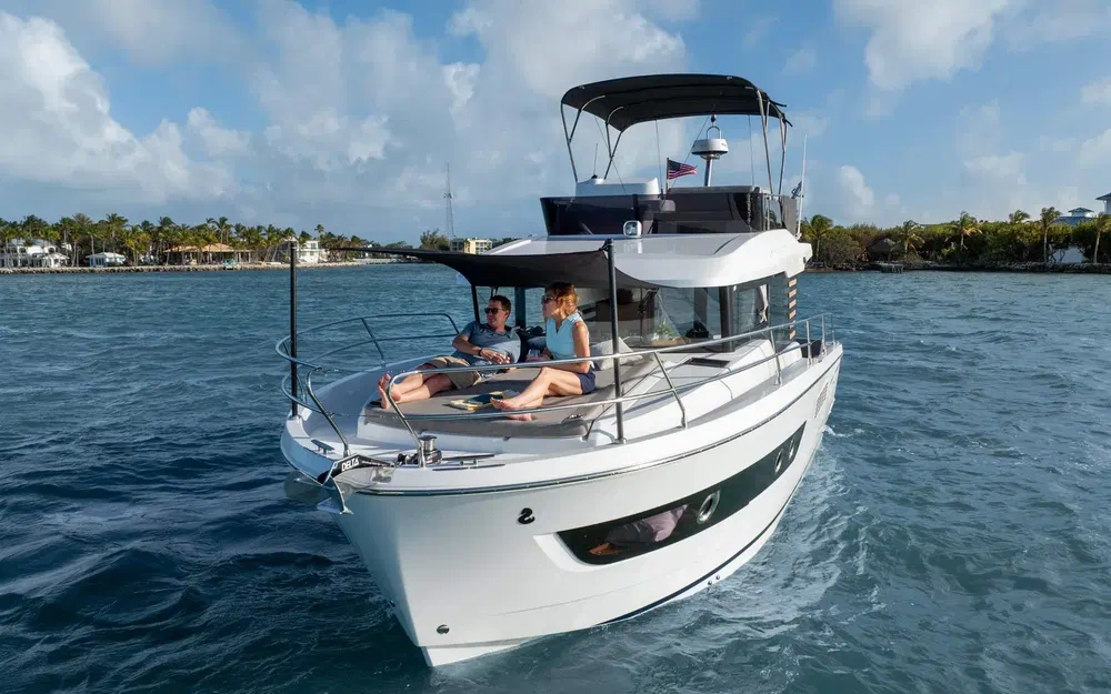 slider 5 Beneteau Swift Trawler 37 Fly