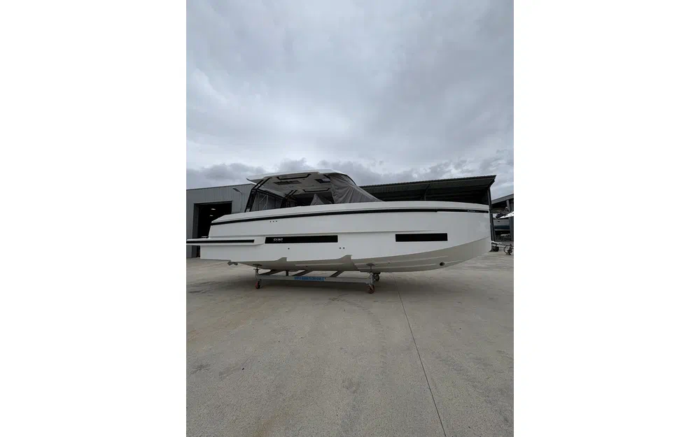 slider 0 De Antonio Yachts D32