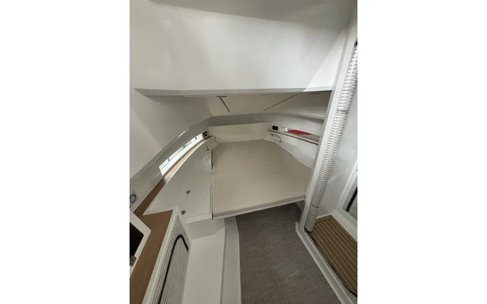 slider 14 De Antonio Yachts D32