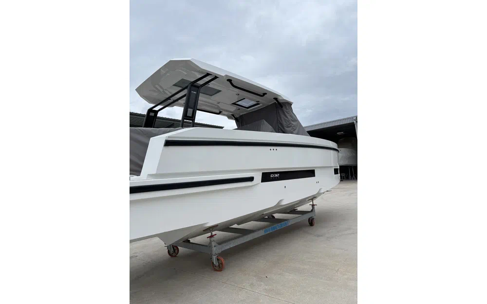 slider 1 De Antonio Yachts D32