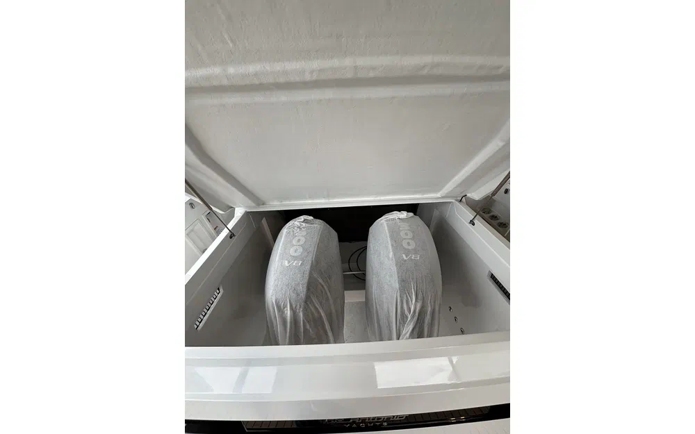 slider 21 De Antonio Yachts D32