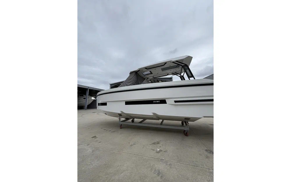 slider 4 De Antonio Yachts D32