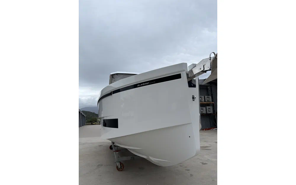 slider 7 De Antonio Yachts D32