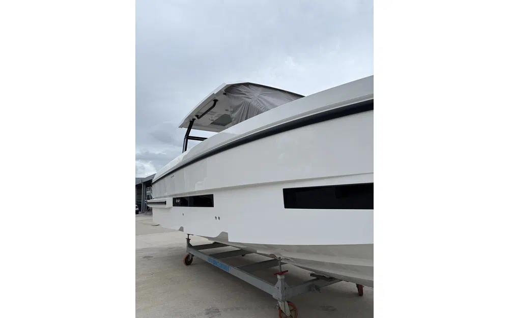 slider 8 De Antonio Yachts D32