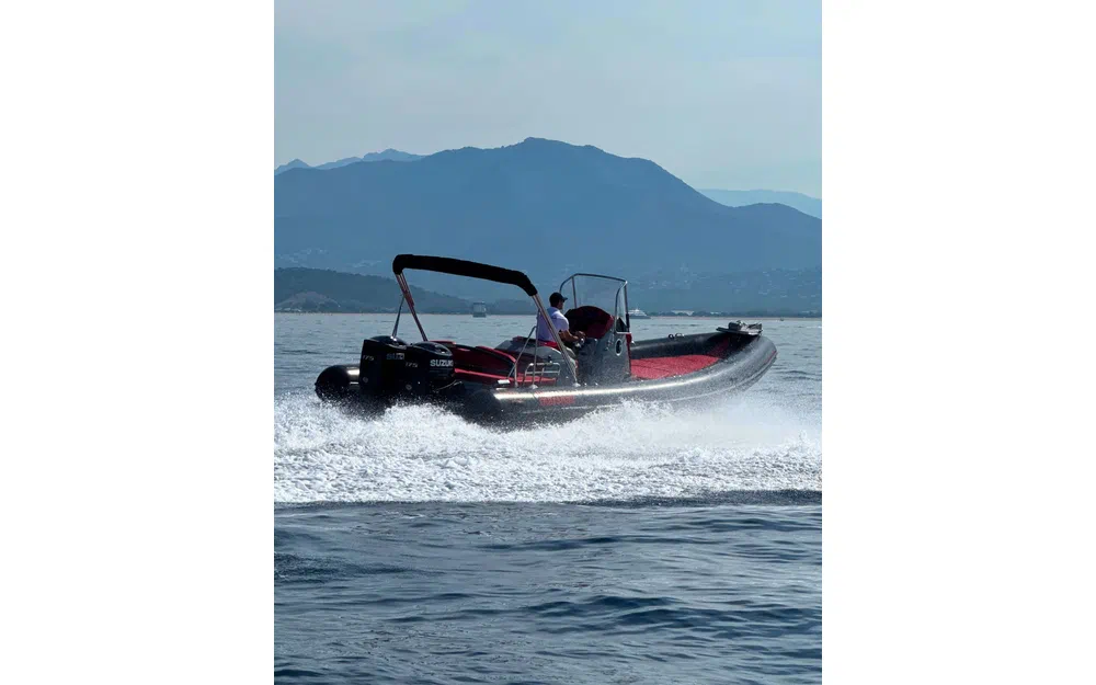 slider 1 Marshall M8 Touring