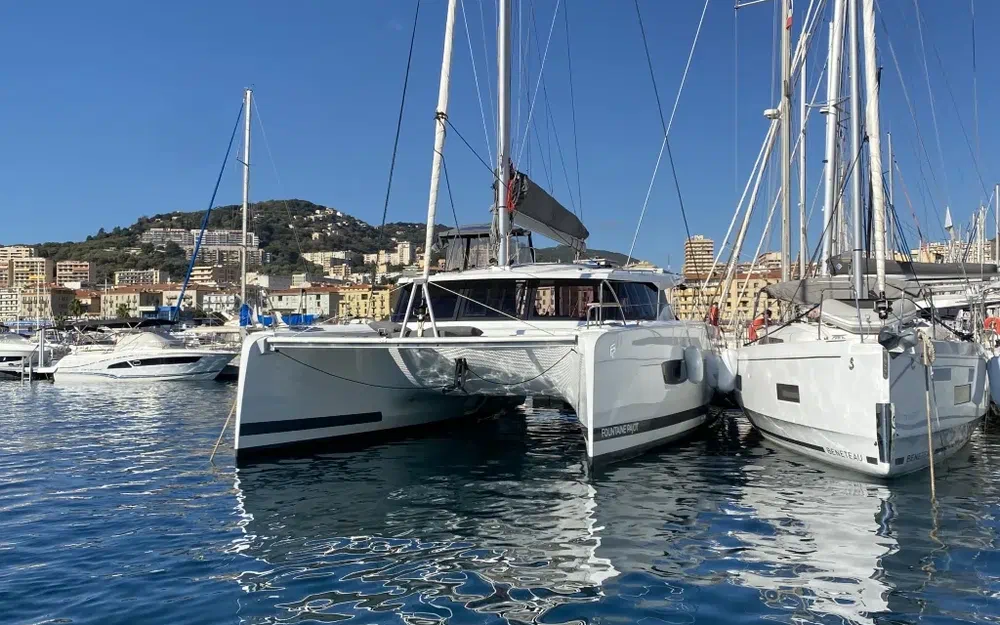slider 9 Fountaine Pajot Isla 40