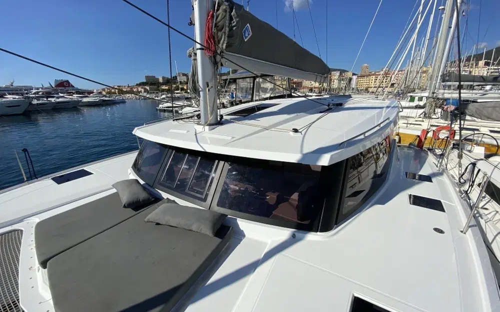 slider 12 Fountaine Pajot Isla 40