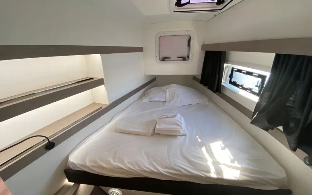 slider 17 Fountaine Pajot Isla 40