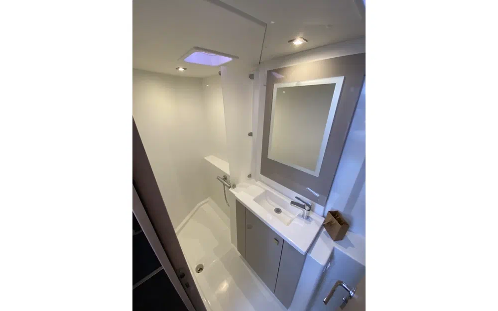 slider 18 Fountaine Pajot Isla 40