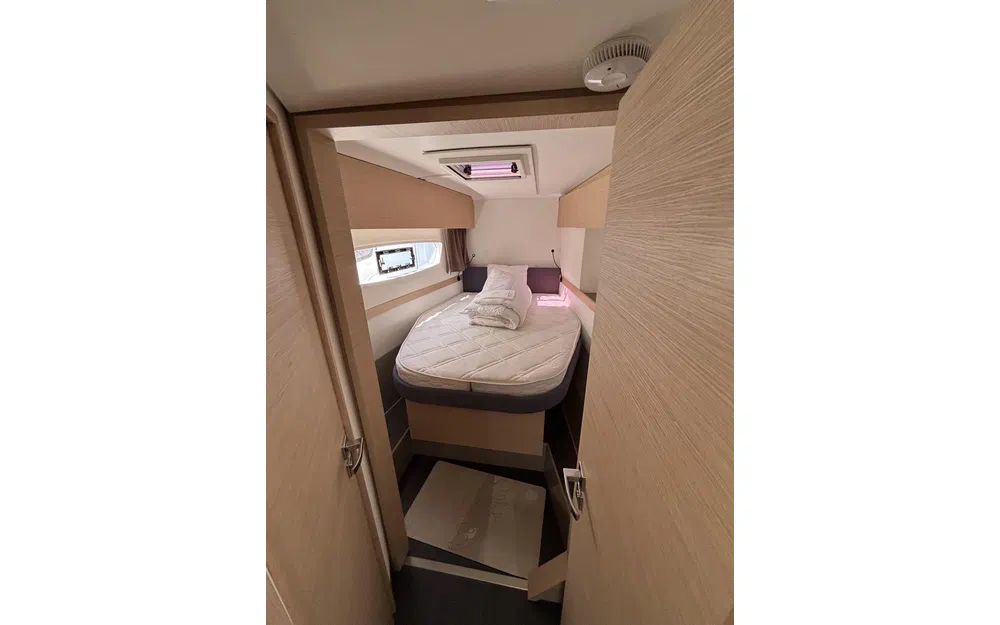 slider 5 Fountaine Pajot Astrea 42