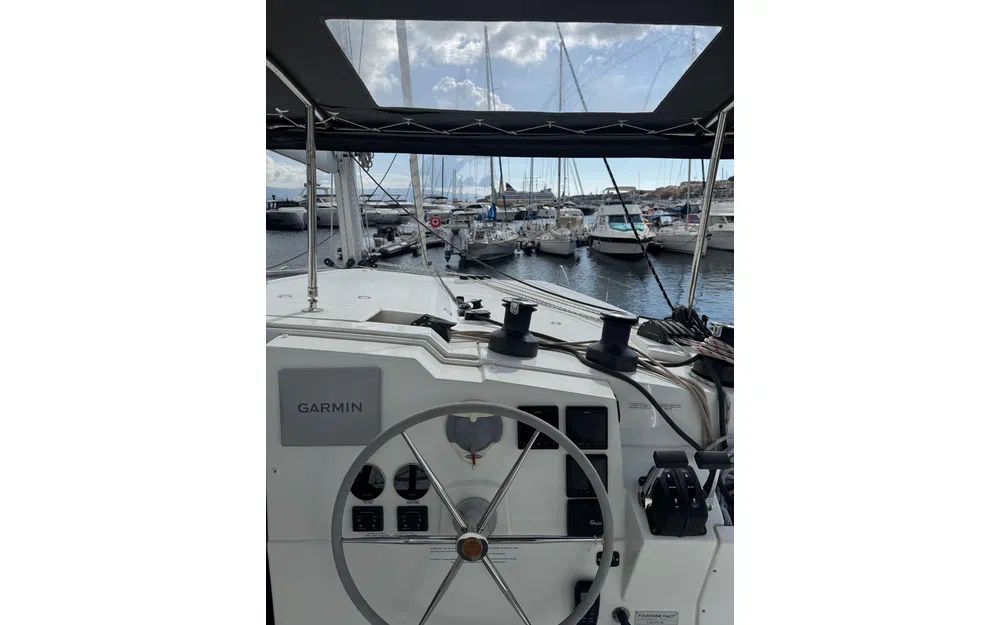 slider 5 Fountaine Pajot Lucia 40