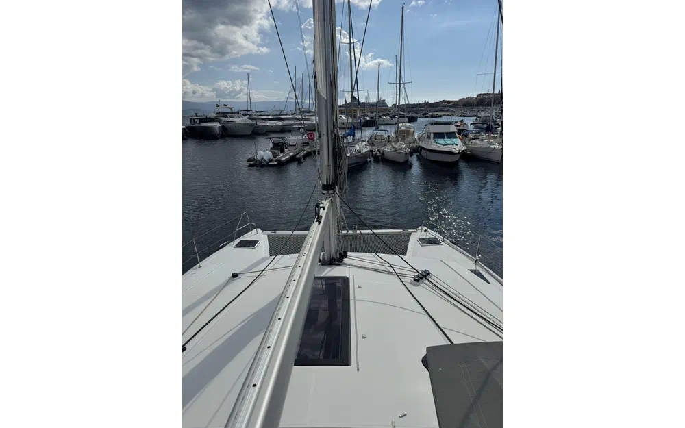 slider 7 Fountaine Pajot Lucia 40