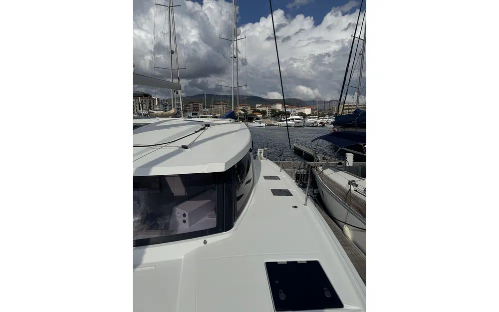 slider 8 Fountaine Pajot Lucia 40