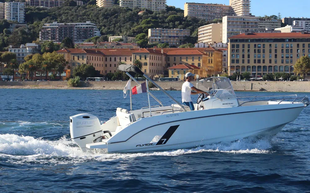 slider 0 Beneteau Flyer 7 SPACEdeck