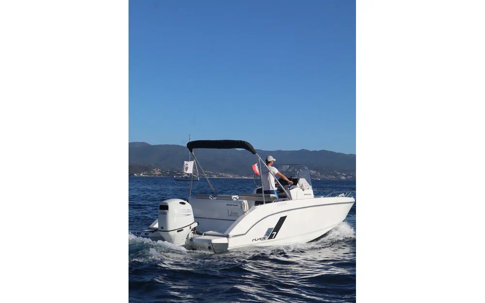 slider 3 Beneteau Flyer 7 SPACEdeck