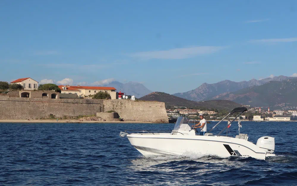 slider 4 Beneteau Flyer 7 SPACEdeck