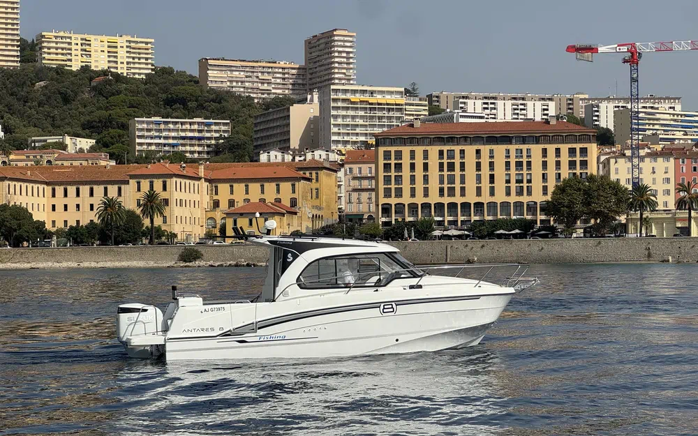 slider 9 Beneteau Antares 8 Fishing