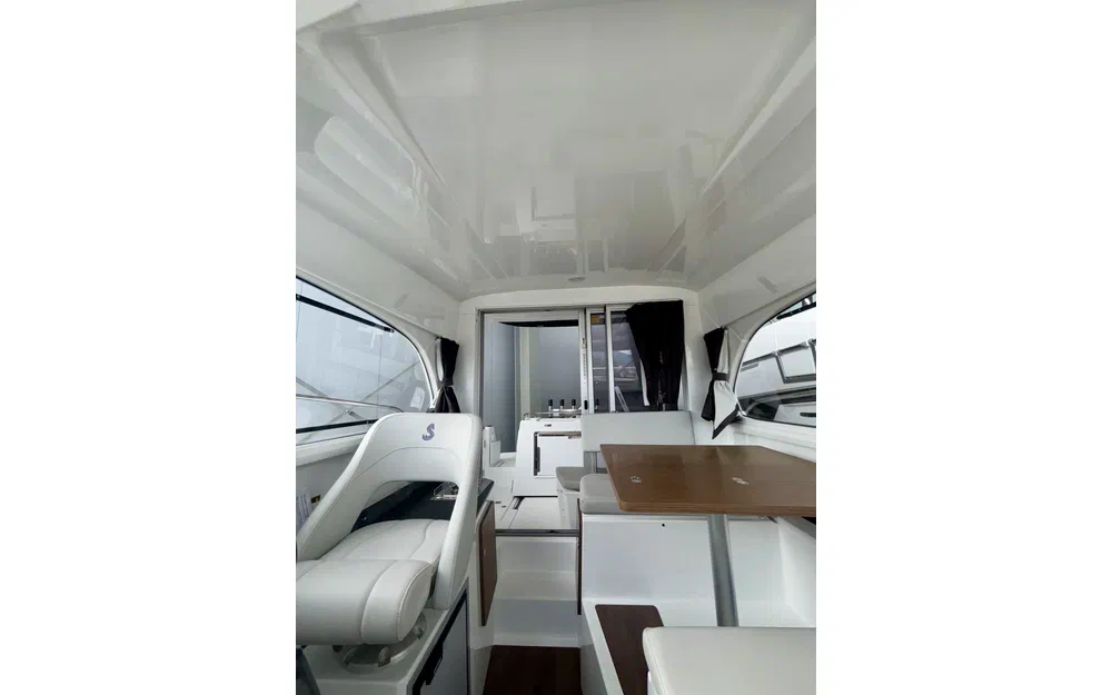 slider 29 Beneteau Antares 8 Fishing