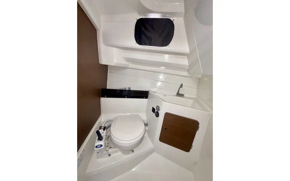 slider 31 Beneteau Antares 8 Fishing