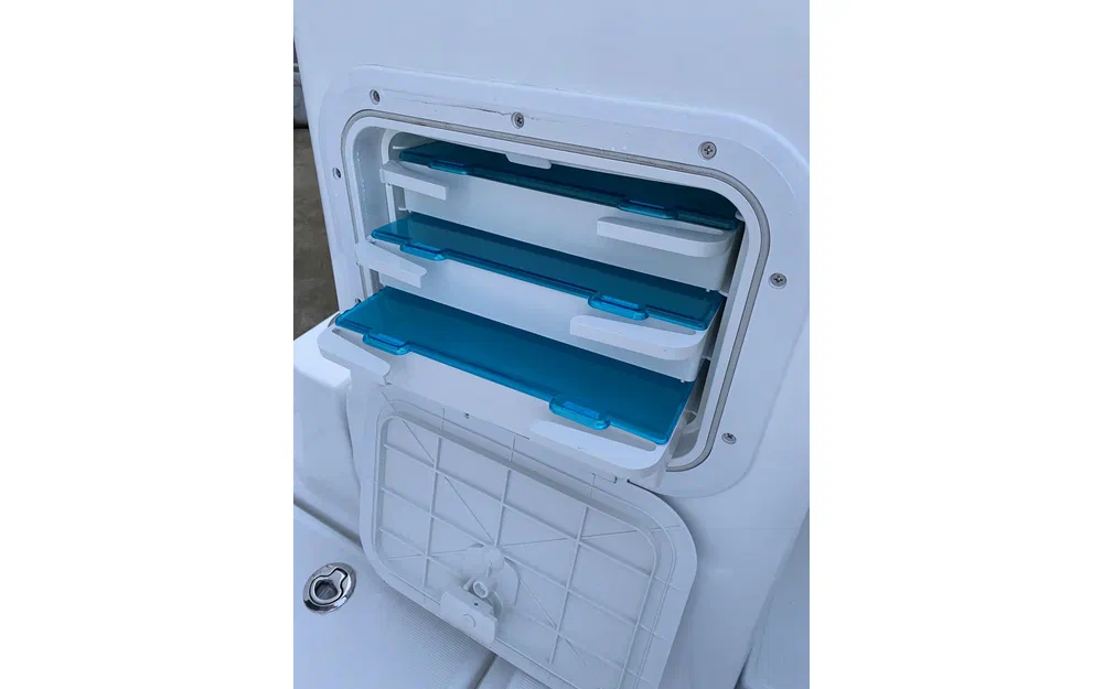 slider 39 Beneteau Antares 8 Fishing