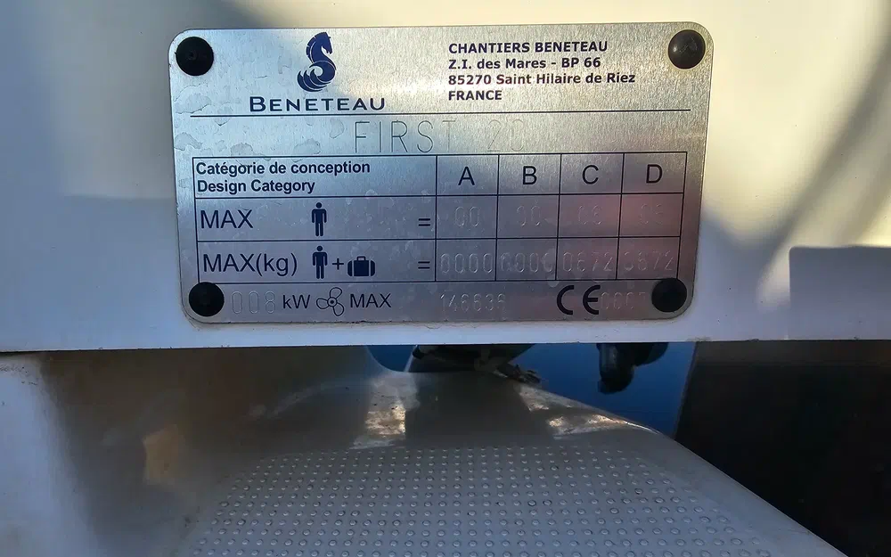 slider 17 Beneteau First 20