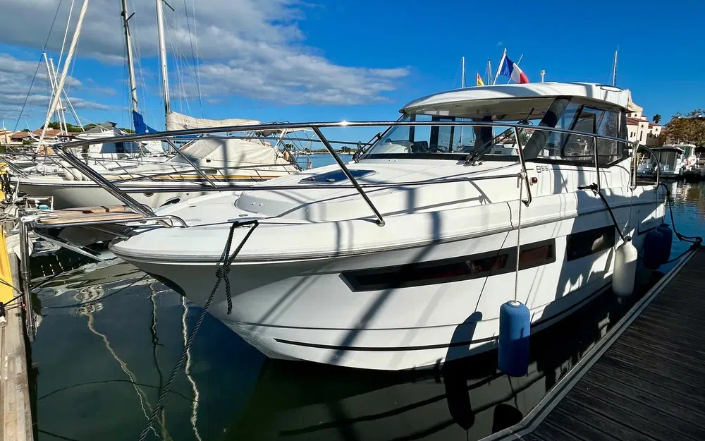 slider 2 Jeanneau Merry Fisher 855