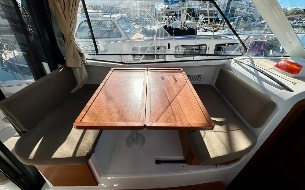 slider 8 Jeanneau Merry Fisher 855
