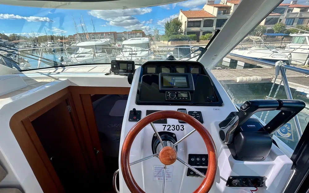 slider 10 Jeanneau Merry Fisher 855