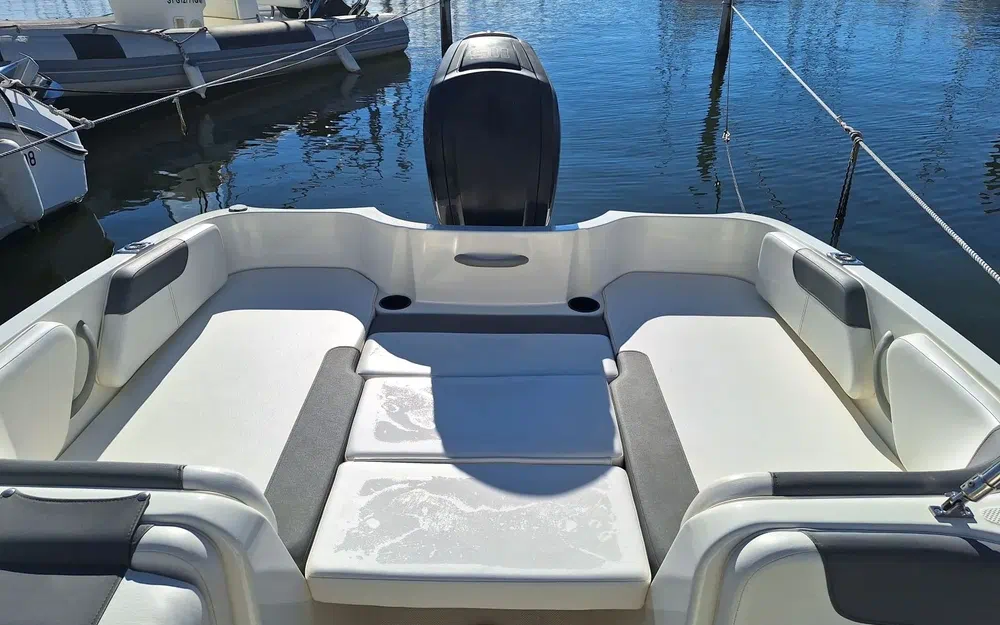 slider 9 Bayliner E6