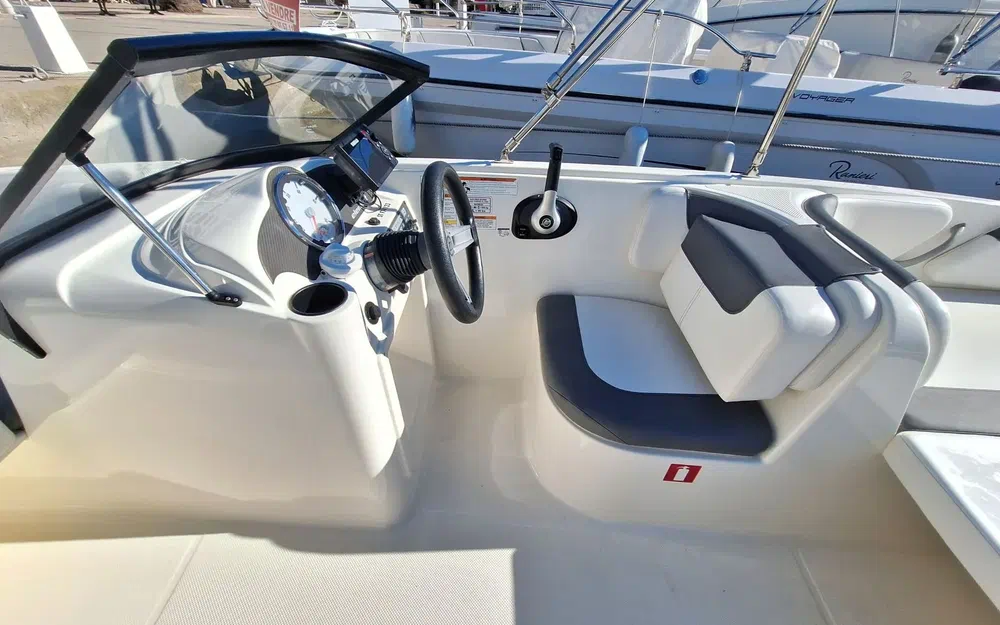 slider 6 Bayliner E6