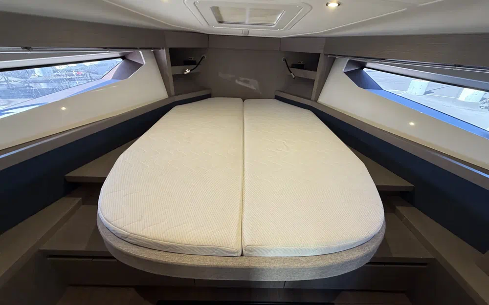 slider 11 Beneteau Gran Turismo 41