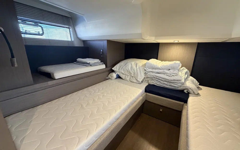 slider 15 Beneteau Gran Turismo 41