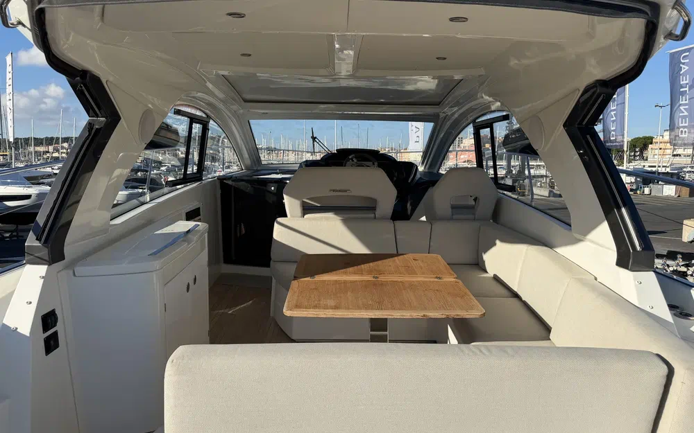 slider 1 Beneteau Gran Turismo 41