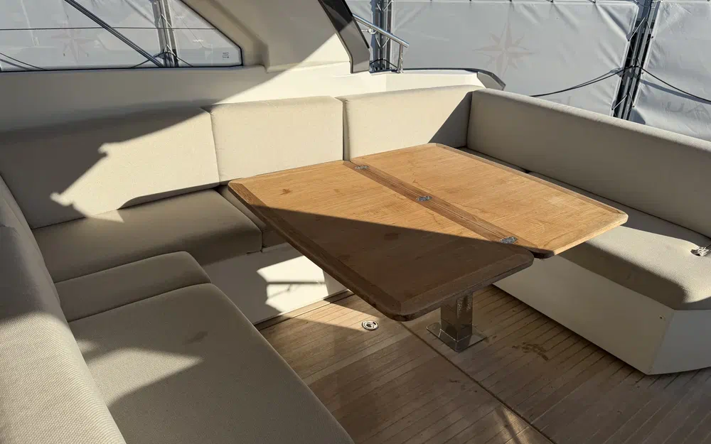 slider 5 Beneteau Gran Turismo 41