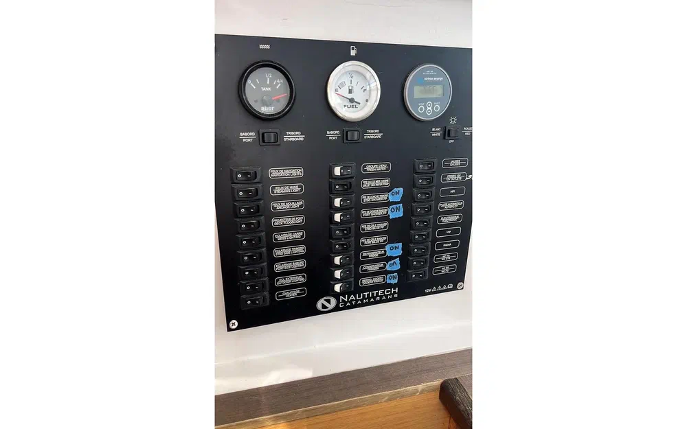slider 10 Nautitech 40