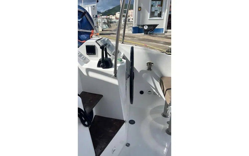 slider 4 Nautitech 40