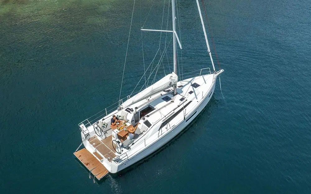 slider 0 Beneteau Oceanis 37.1