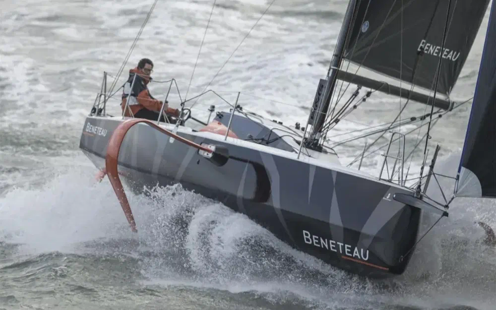 slider 1 Beneteau Figaro 3