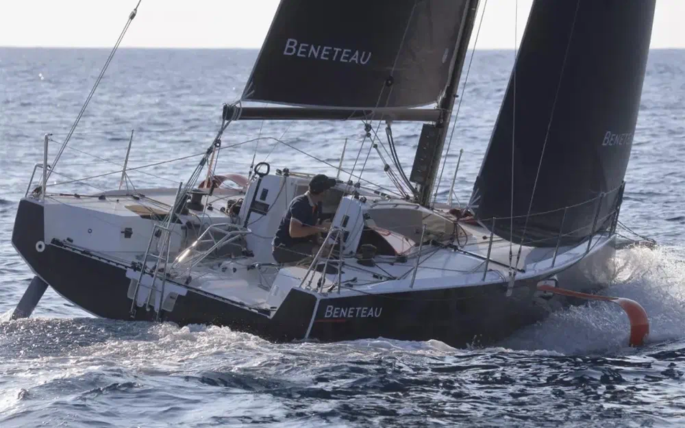 slider 2 Beneteau Figaro 3